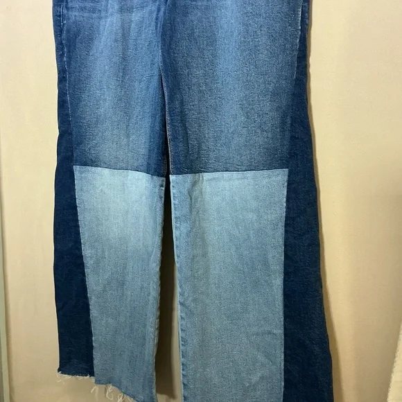 American Eagle Outfitters Two-Tone Blue Flare Jeans - Picture 2 of 9